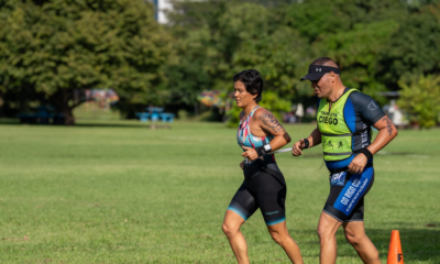 Triatleta ciego se convirtió en inspiración durante el Tri Urbano Sabana