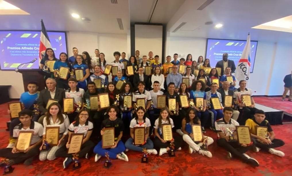 Tenismesistas recibieron el premio Alfredo Cruz Bolaños- JDN-ICODER 2022