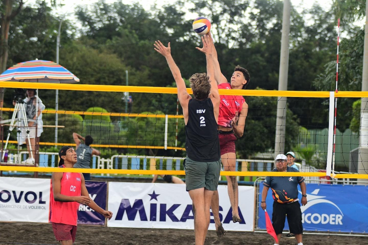 Costa Rica debuta con dos triunfos en la última parada del Tour Norceca de Voleibol de Playa