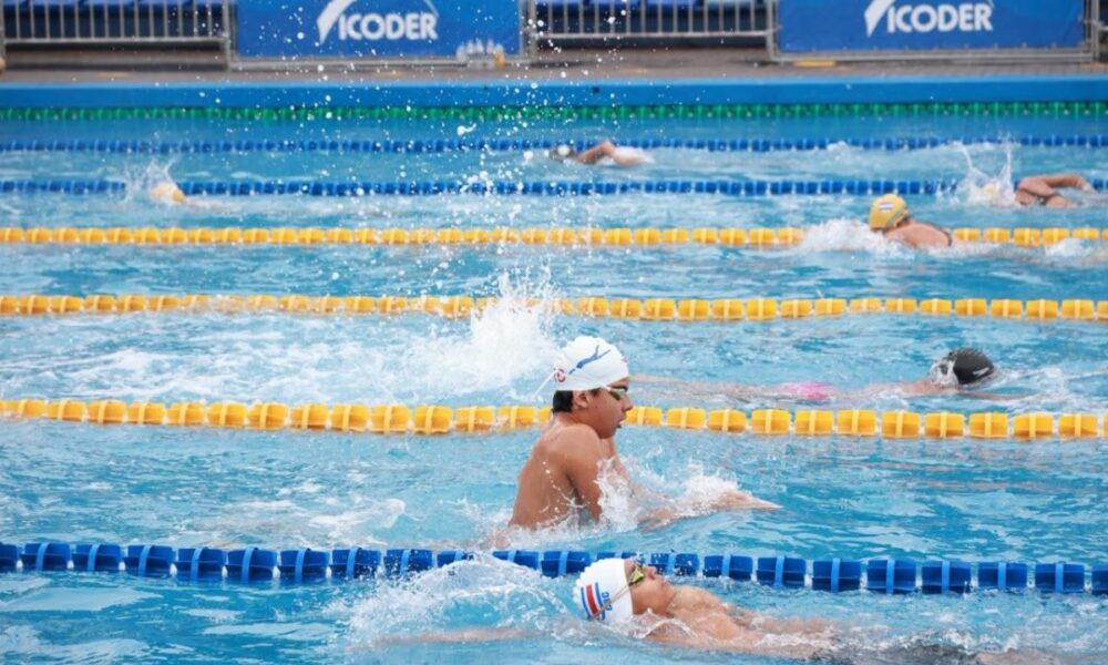 COSTA RICA SIGUE MANDANDO EN LA PISCINA