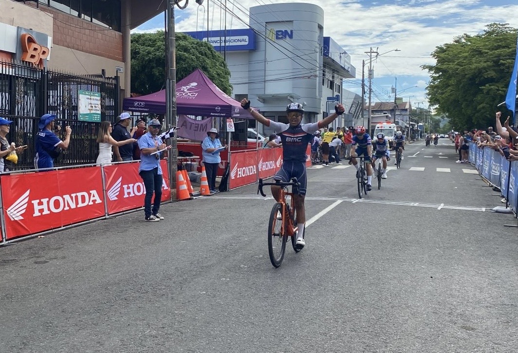 Arrancó la Vuelta Infantil