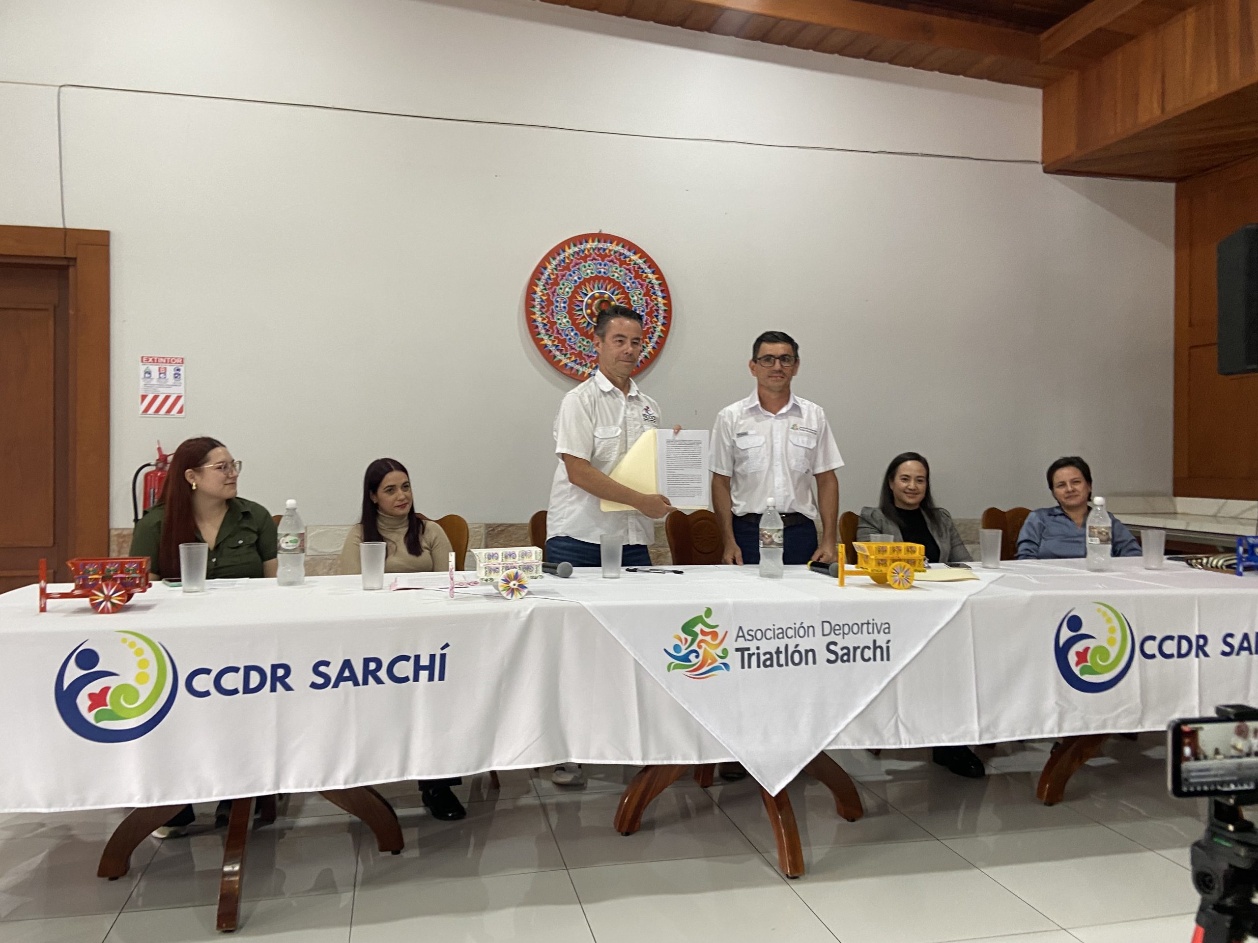 FECOCI formaliza convenio en Sarchí para albergar una etapa de la Vuelta a Costa Rica 2026
