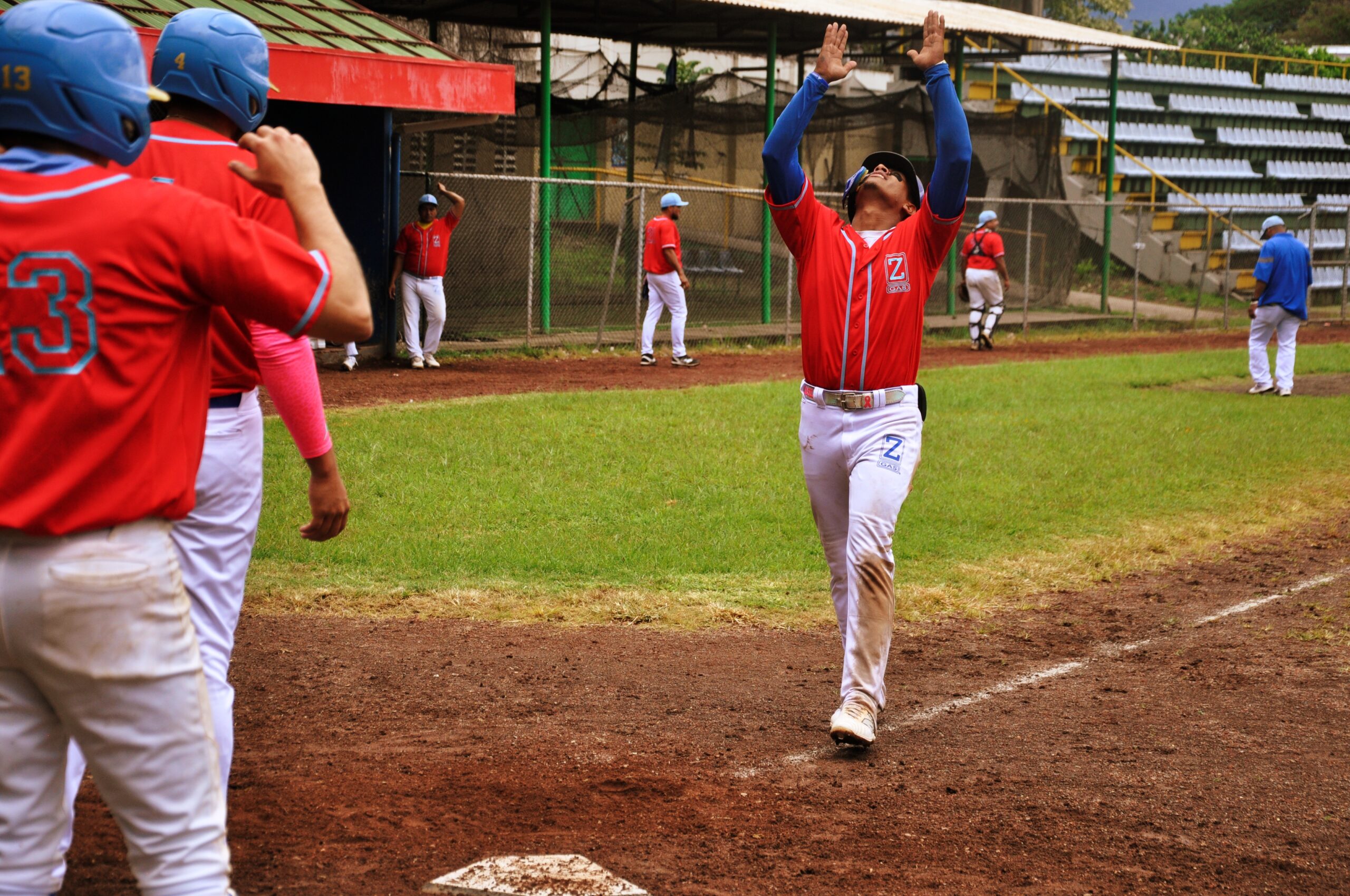 Zeta Gas vence con contundencia 20-5 a Lions y hace historia con el primer triple play de la Liga Mayor
